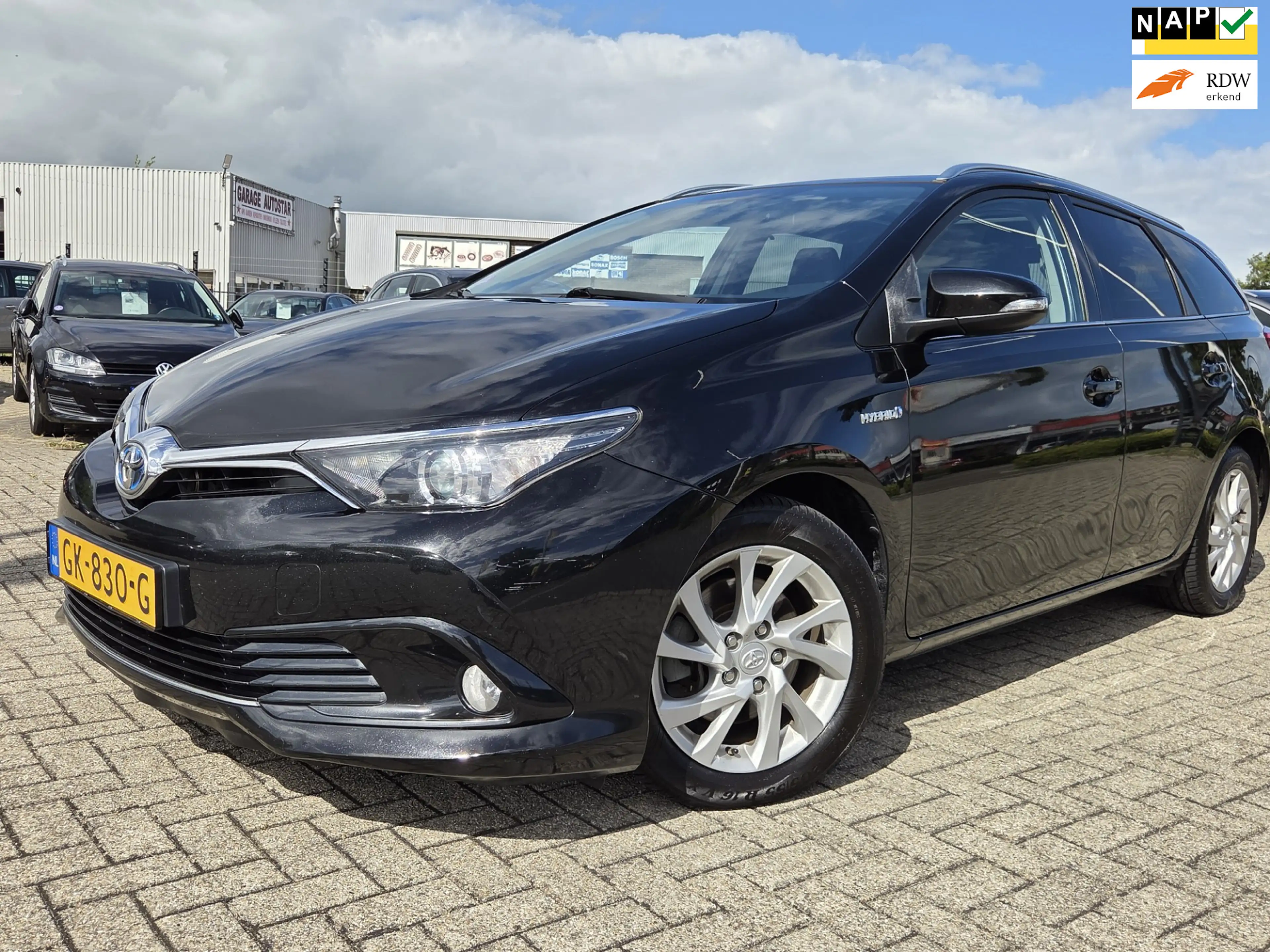 Toyota Auris Touring Sports 1.8 Hybrid Lease