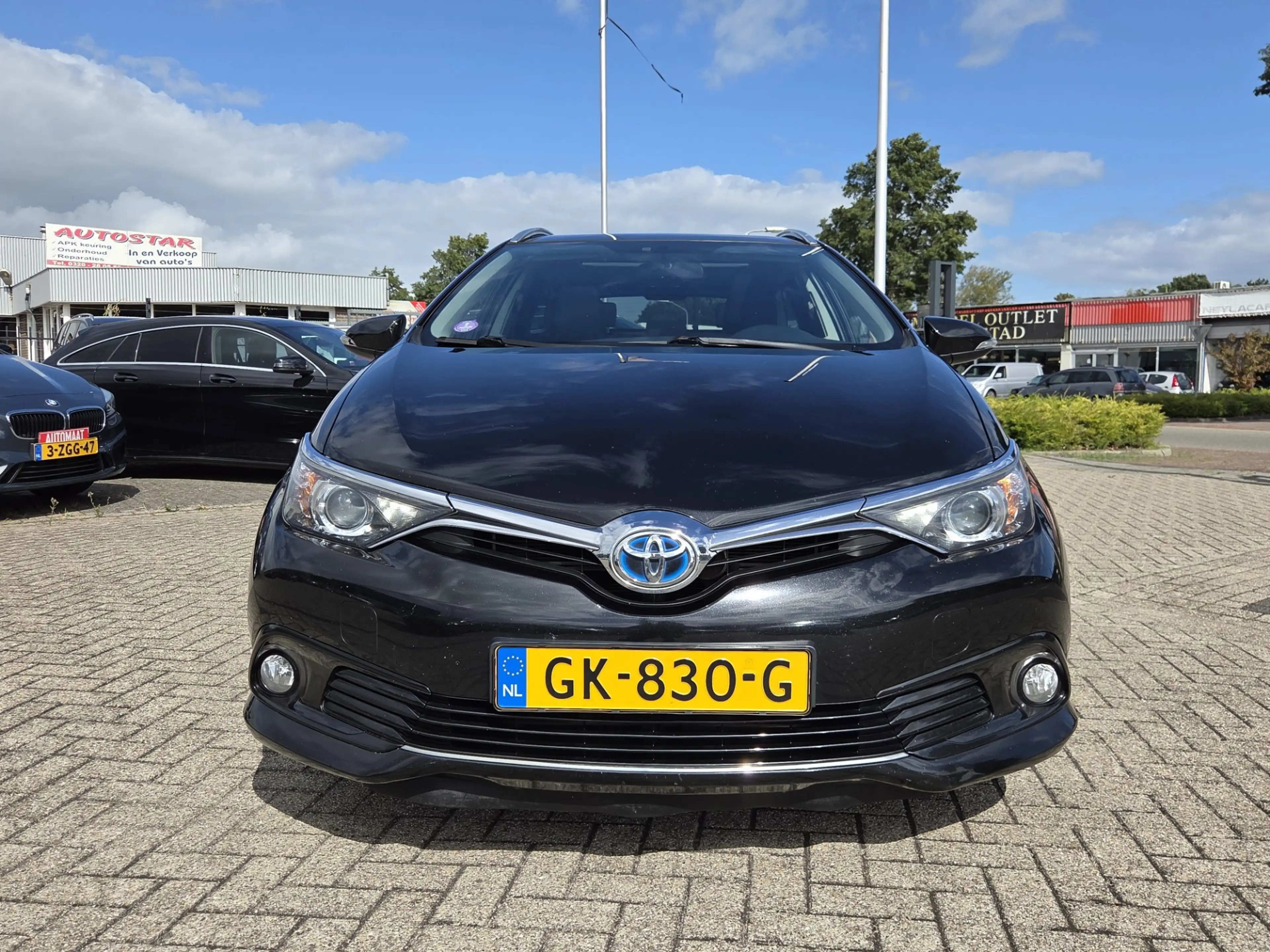 Toyota Auris Touring Sports 1.8 Hybrid Lease — photo 30
