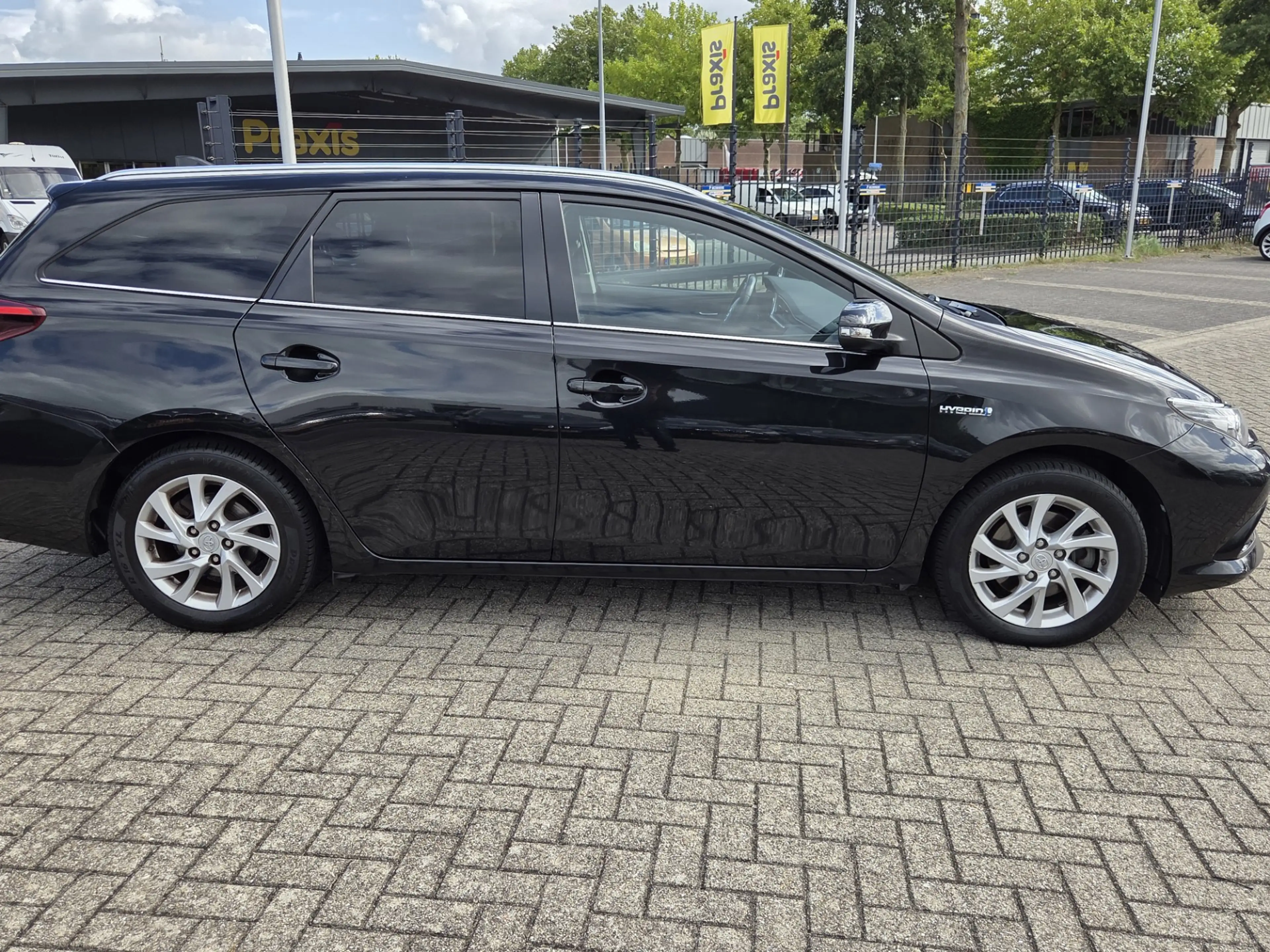 Toyota Auris Touring Sports 1.8 Hybrid Lease — photo 6