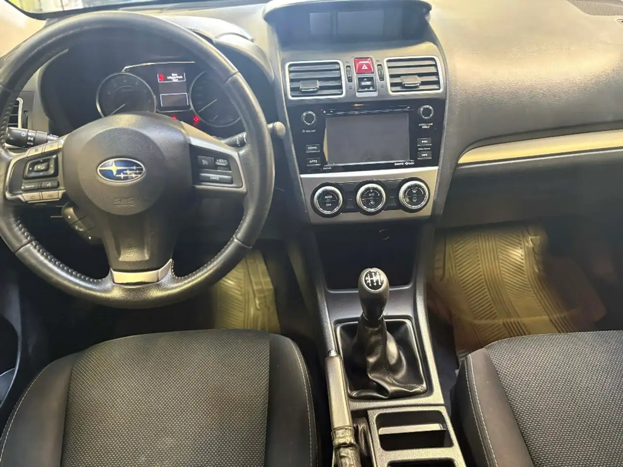 Subaru XV снимка Subaru XV