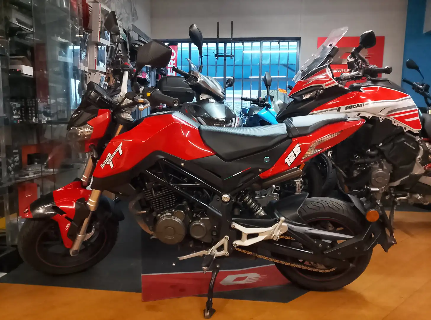 Benelli Tornado 125 Naked Rosso - 1
