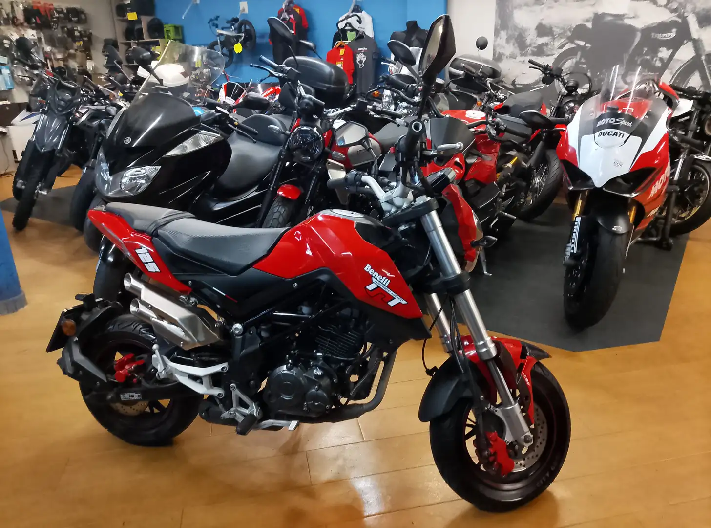 Benelli Tornado 125 Naked Rosso - 2