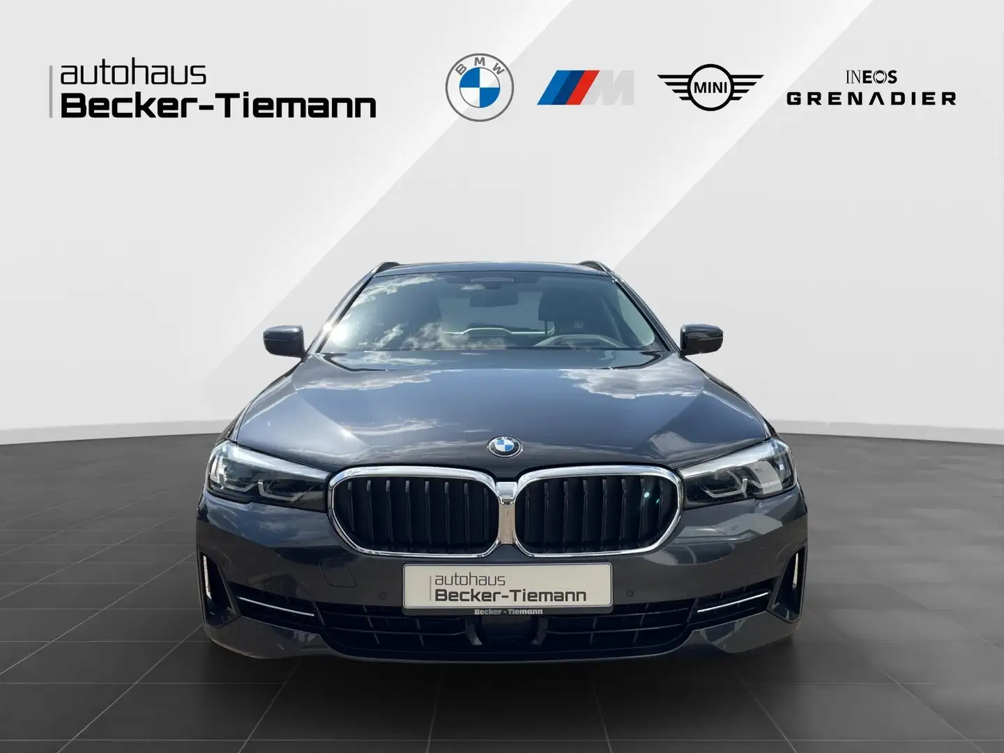 BMW 520 d xDrive Touring | Head-Up | Standhzg | AHK | ACC Grau - 2