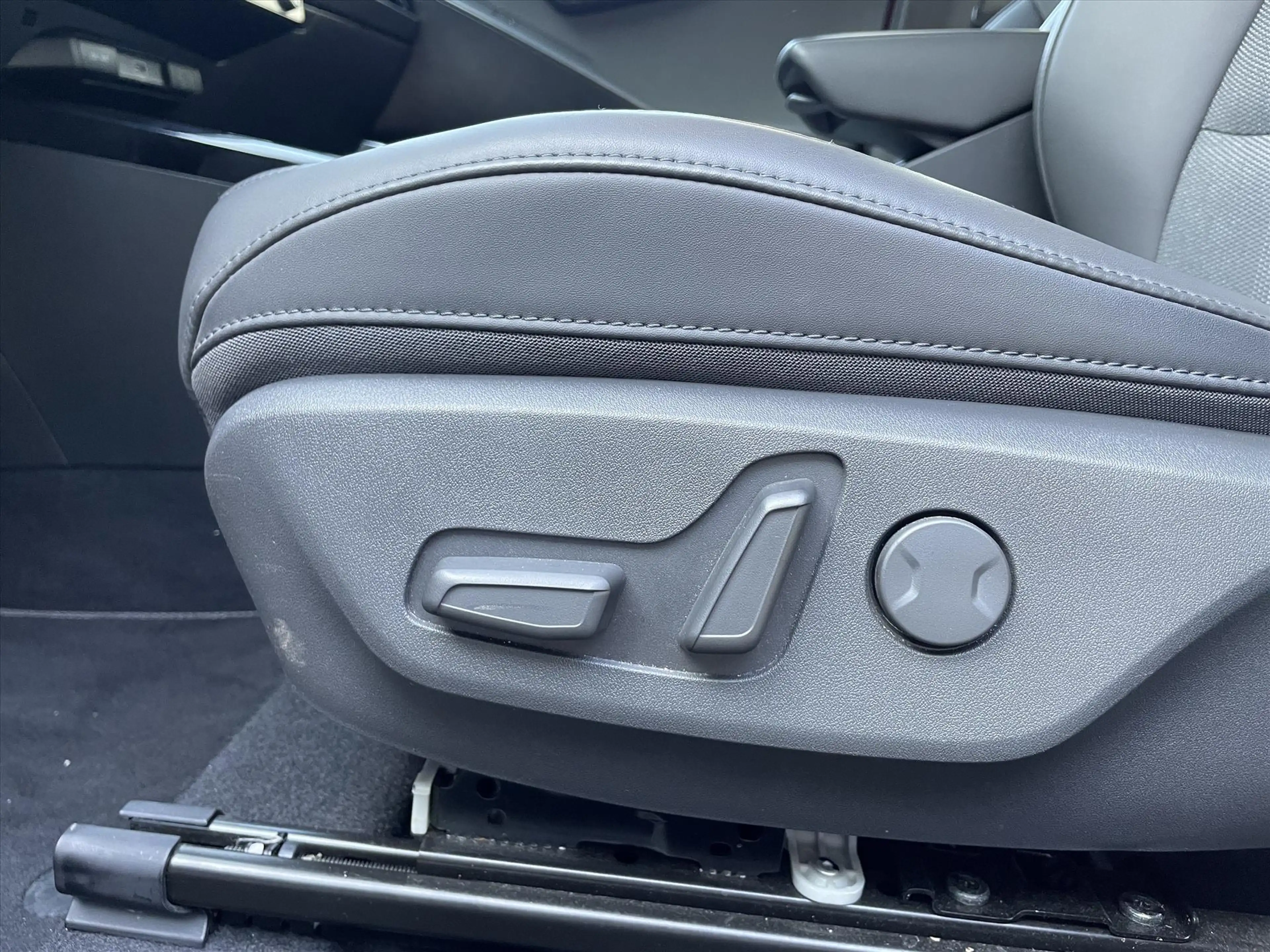 Kia Niro 1.6 Hybrid DynamicLine Edition / navi / Elektrisch — photo 10