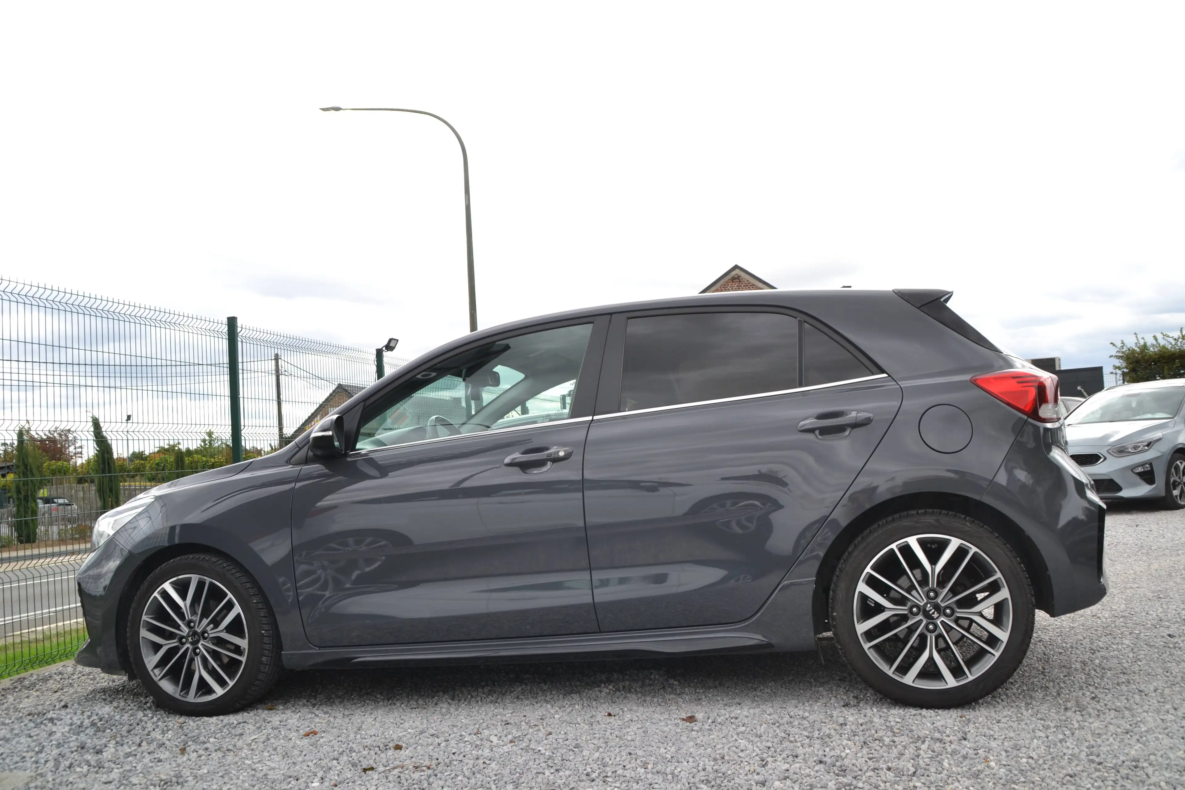 Kia Rio 🤩🔥NEW ARRIVAL🤩🔥1.0i GT Line 40 VOITURE DE STOCK SUR NOTRE SITE OFFICIEL sblcars.b.e OU SUR PLACE MERCI — photo 3