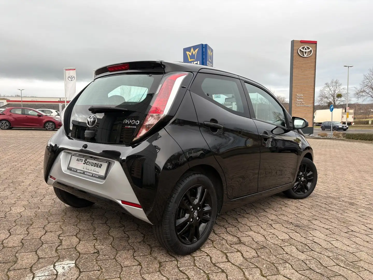 Toyota Aygo AYGO x-wave **FALTDACH** Чорний - 2