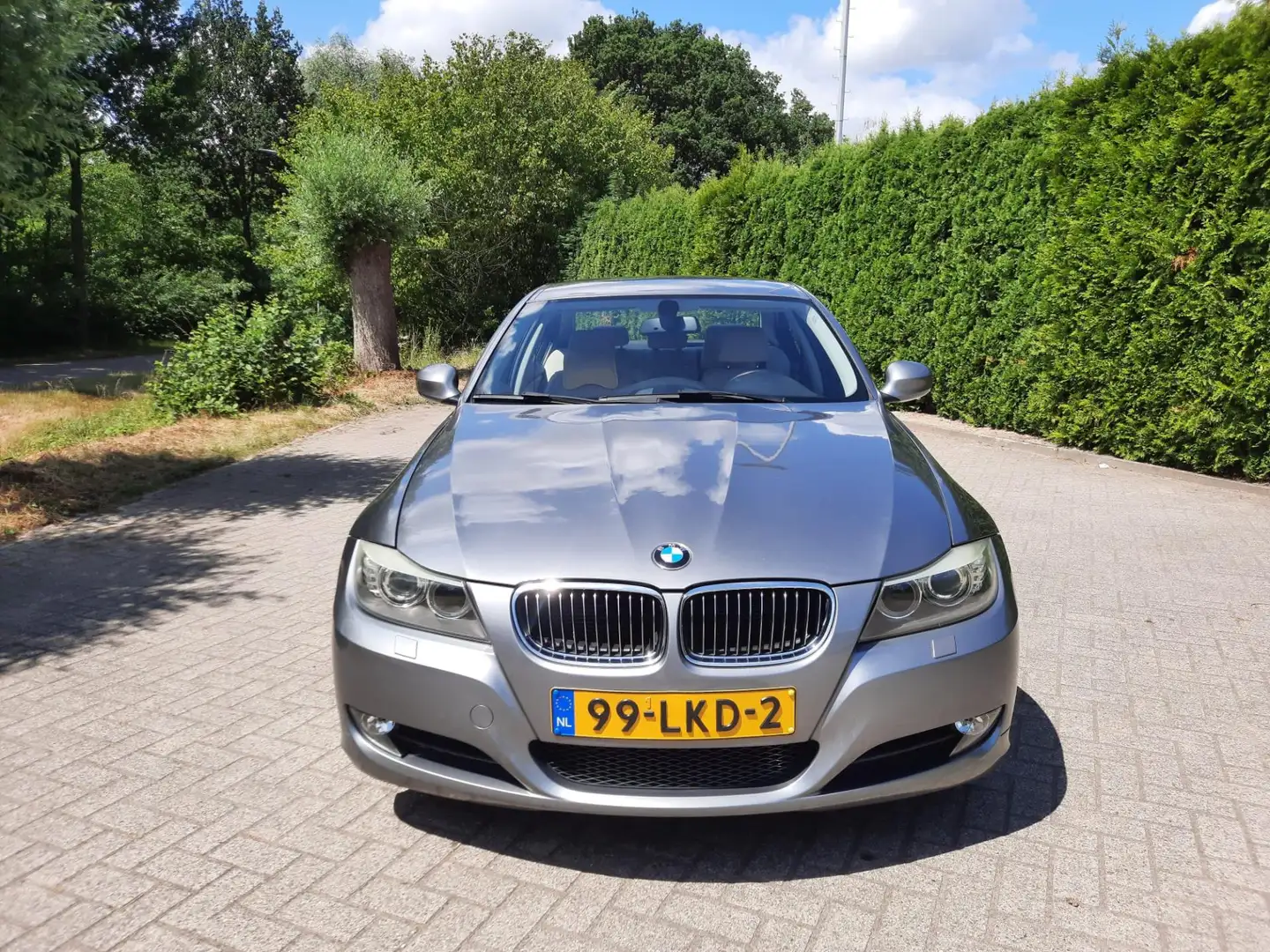 BMW 320 3-serie 320i VOL LEER NAVIGATIE GROOT ECC Grijs - 2