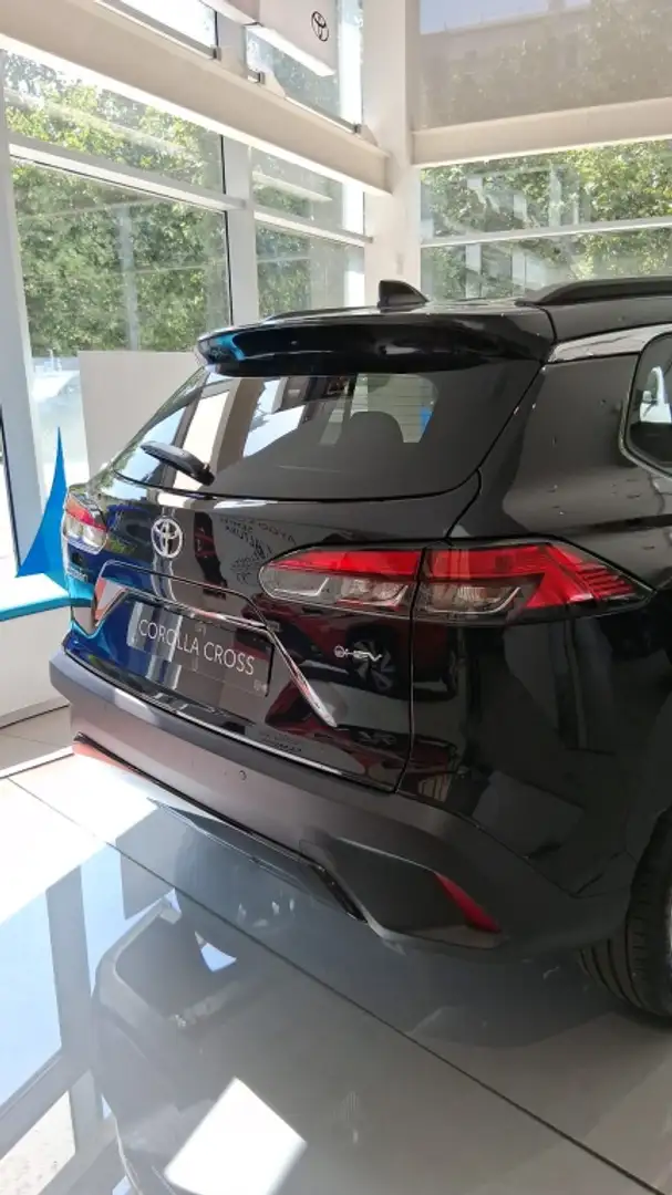 Toyota Corolla Cross Hybrid 1.8 Style Negro - 2