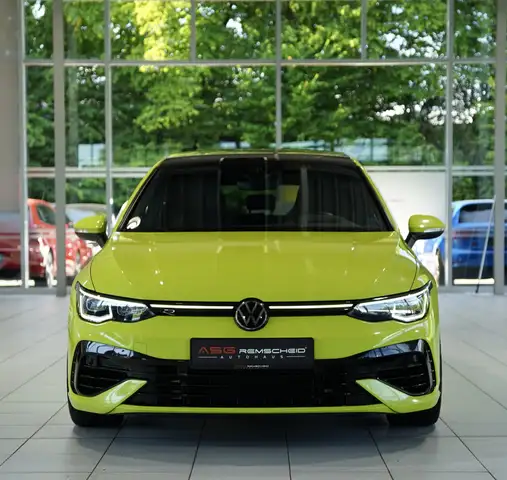 Volkswagen Golf view 3