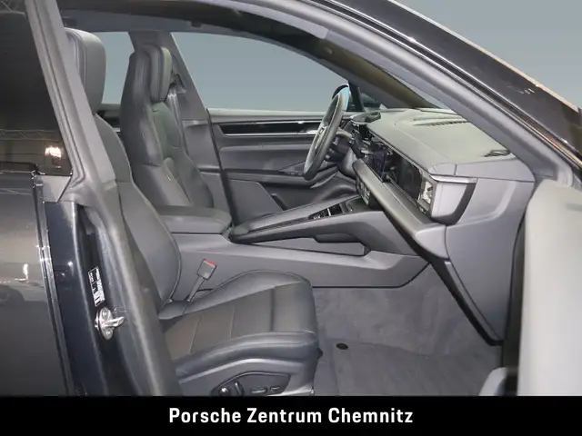 Porsche Macan view 13