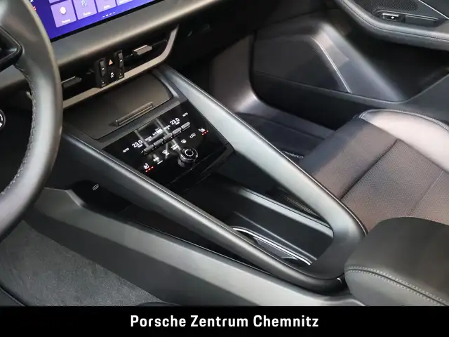 Porsche Macan view 14