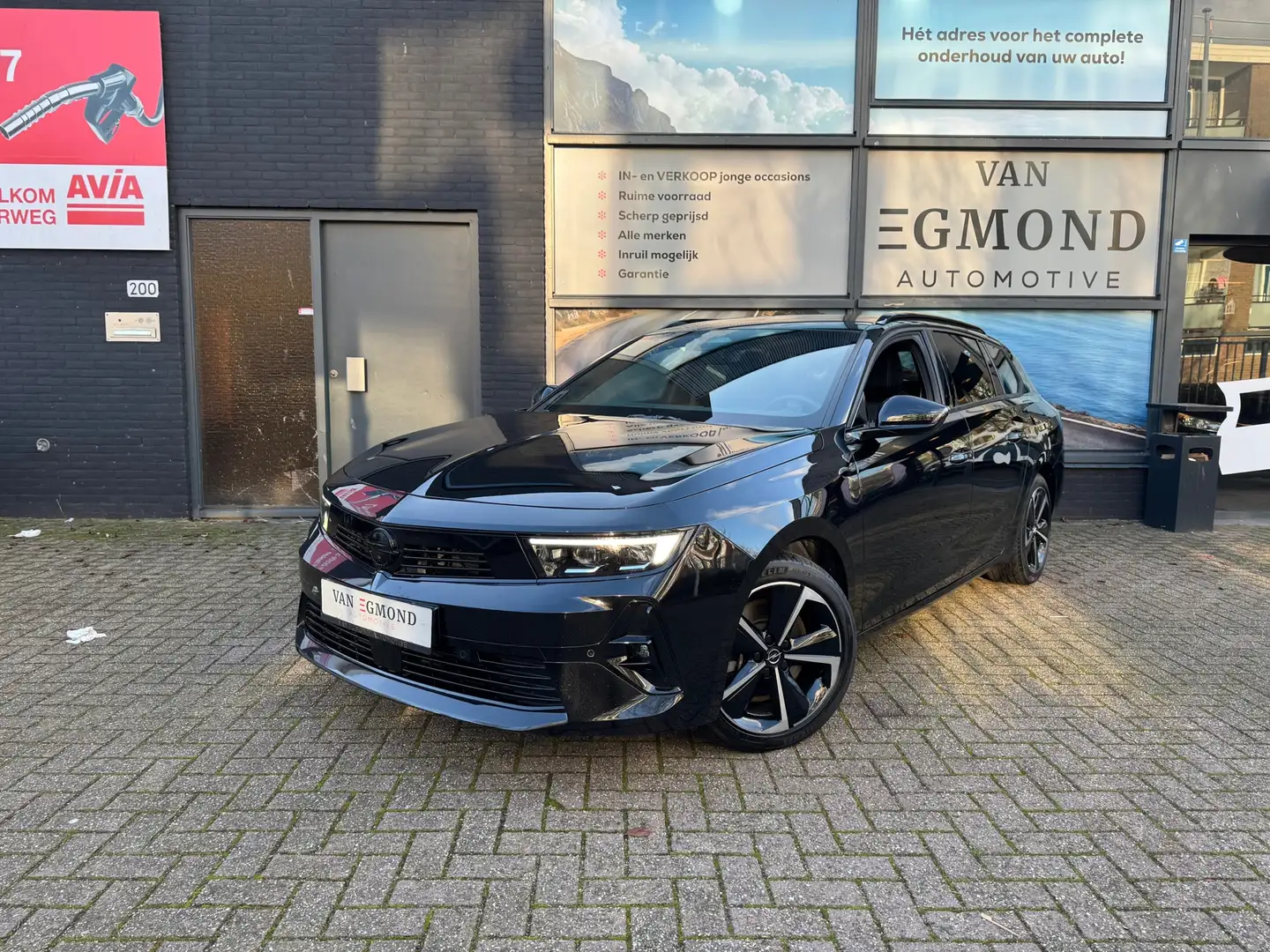 Opel Astra Sports Tourer 1.6 Turbo Plug In Hybrid GS Schwarz - 1