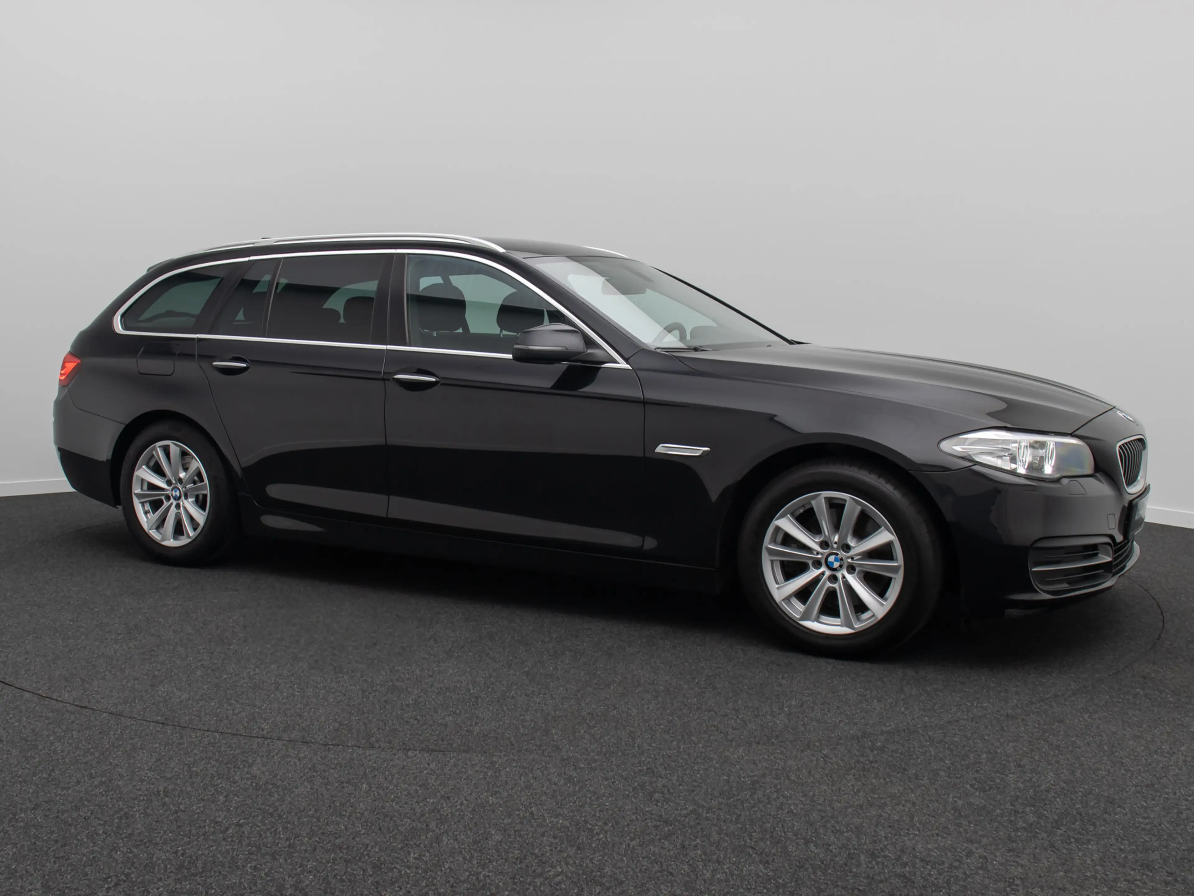 BMW 520 GeschwindigReg PDC HiFi NaviBusiness Lordos — photo 4