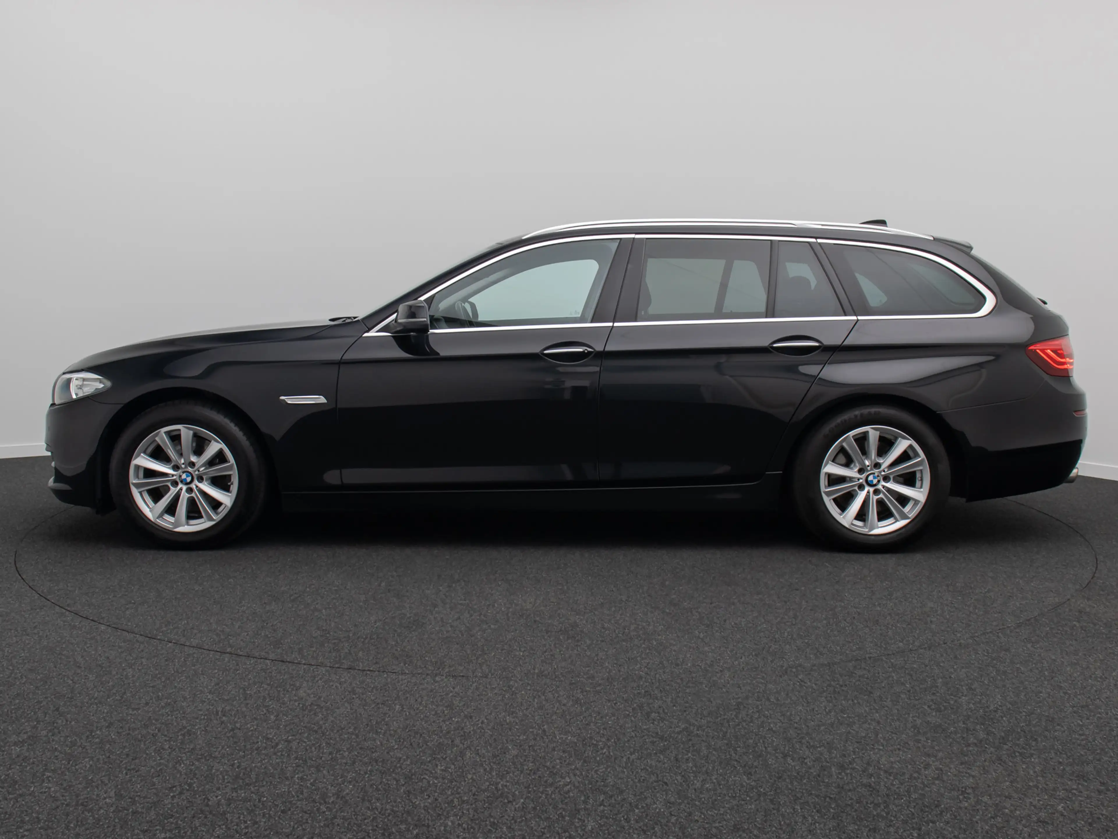 BMW 520 GeschwindigReg PDC HiFi NaviBusiness Lordos — photo 11
