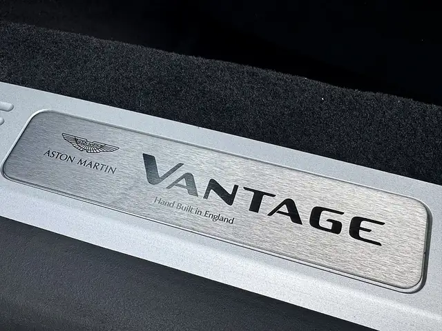 Aston Martin Vantage V8 Coupé Sportshift Ansicht 13