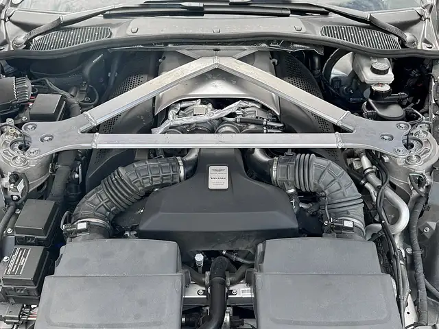 Aston Martin Vantage V8 Coupé Sportshift Ansicht 15