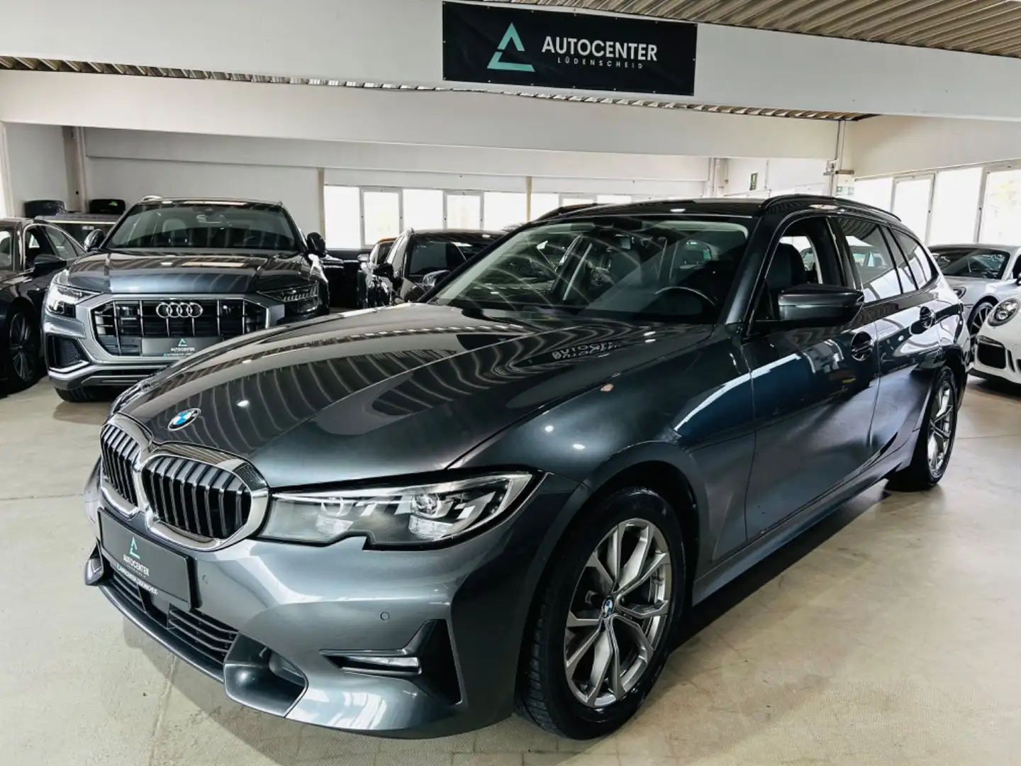 BMW 320 d xDrive Sport Line*LED*El.Ahk*Kamera* Gris - 1