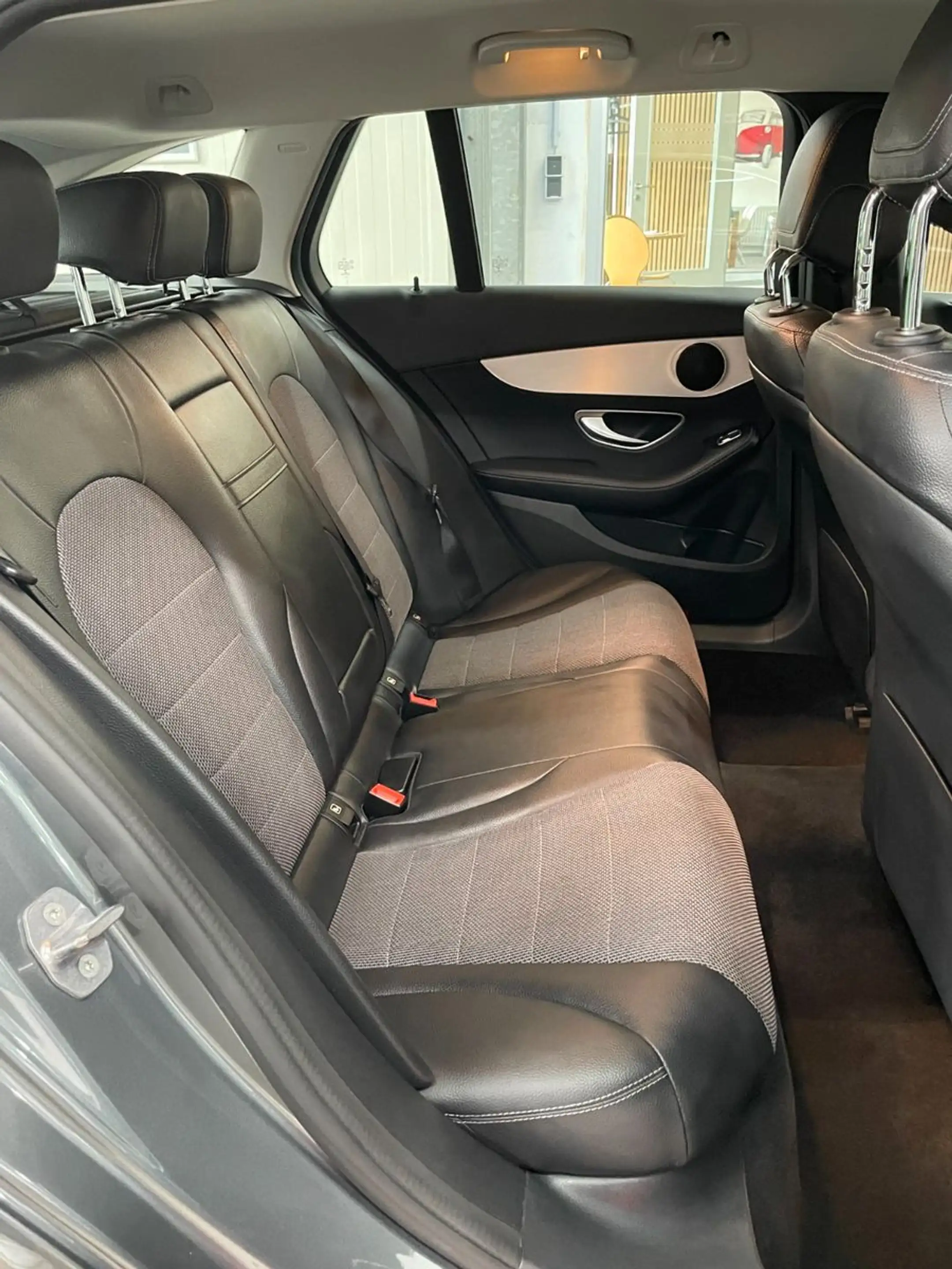 Mercedes-Benz C 180 T 9G/AMBI/KLIMA/LED/SHZ/NAVI/KAMERA/AHK — photo 13
