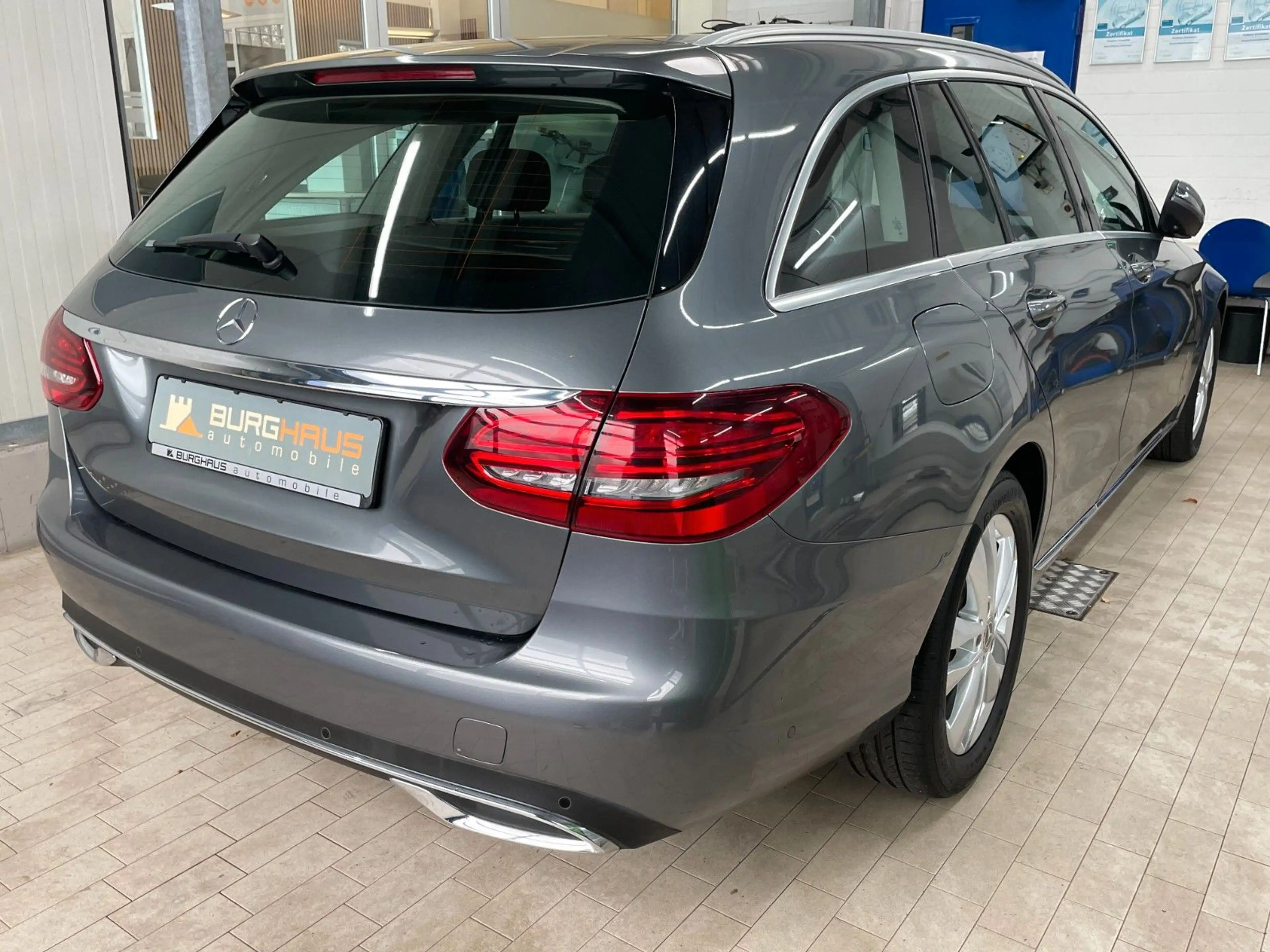 Mercedes-Benz C 180 T 9G/AMBI/KLIMA/LED/SHZ/NAVI/KAMERA/AHK — photo 4