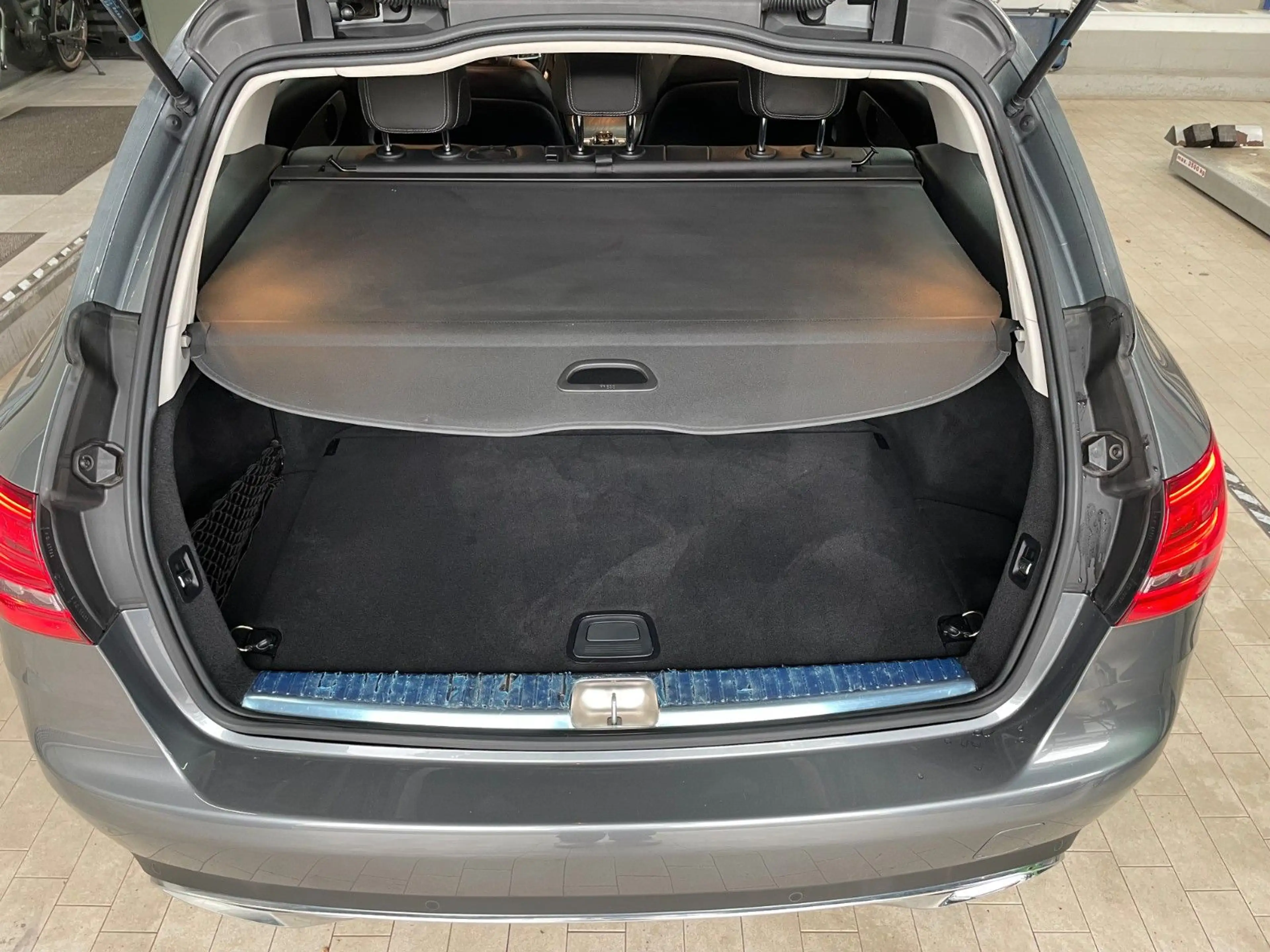 Mercedes-Benz C 180 T 9G/AMBI/KLIMA/LED/SHZ/NAVI/KAMERA/AHK — photo 17