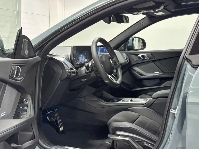 BMW 2 Series view 9