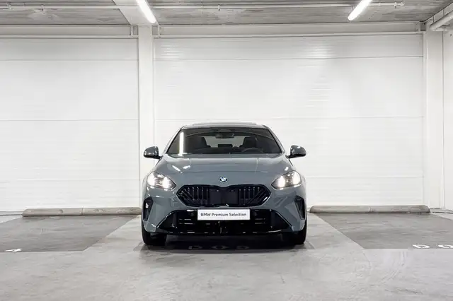 BMW 2 Series view 6