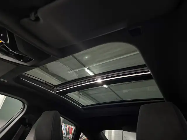 BMW 2 Series view 11