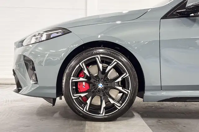 BMW 2 Series view 4