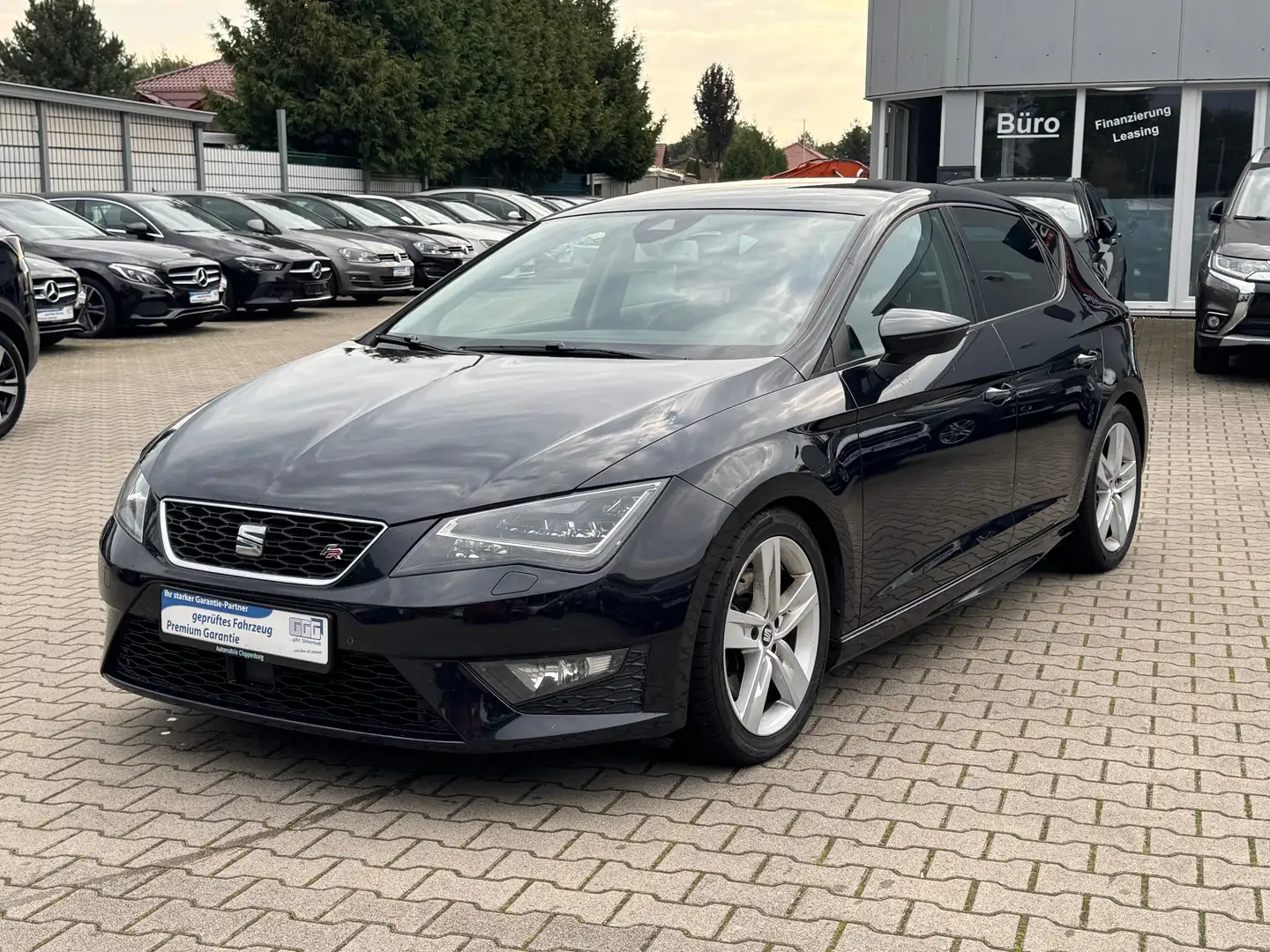SEAT Leon 2.0 TDI DSG FR Schwarz - 1