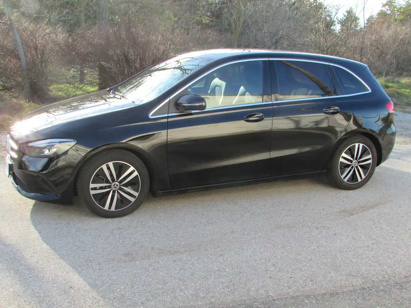 Mercedes-Benz B 180 B 180 d Aut. Schwarz - 2