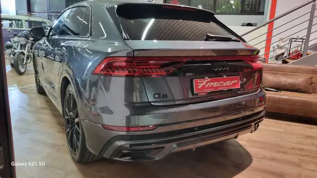 Audi Q8 view 15