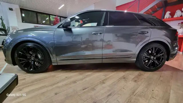 Audi Q8 view 6