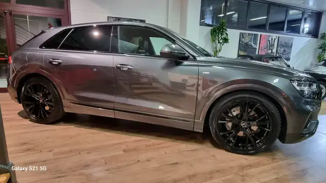 Audi Q8 view 11