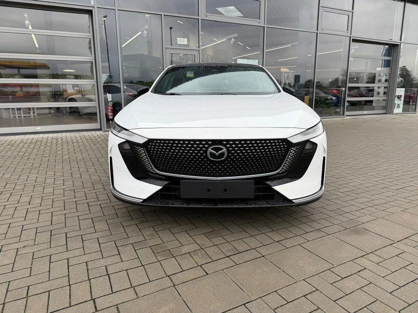 Mazda 6e (258PS) Automatik Takumi Plus Pano Navi 360* Blanc - 2