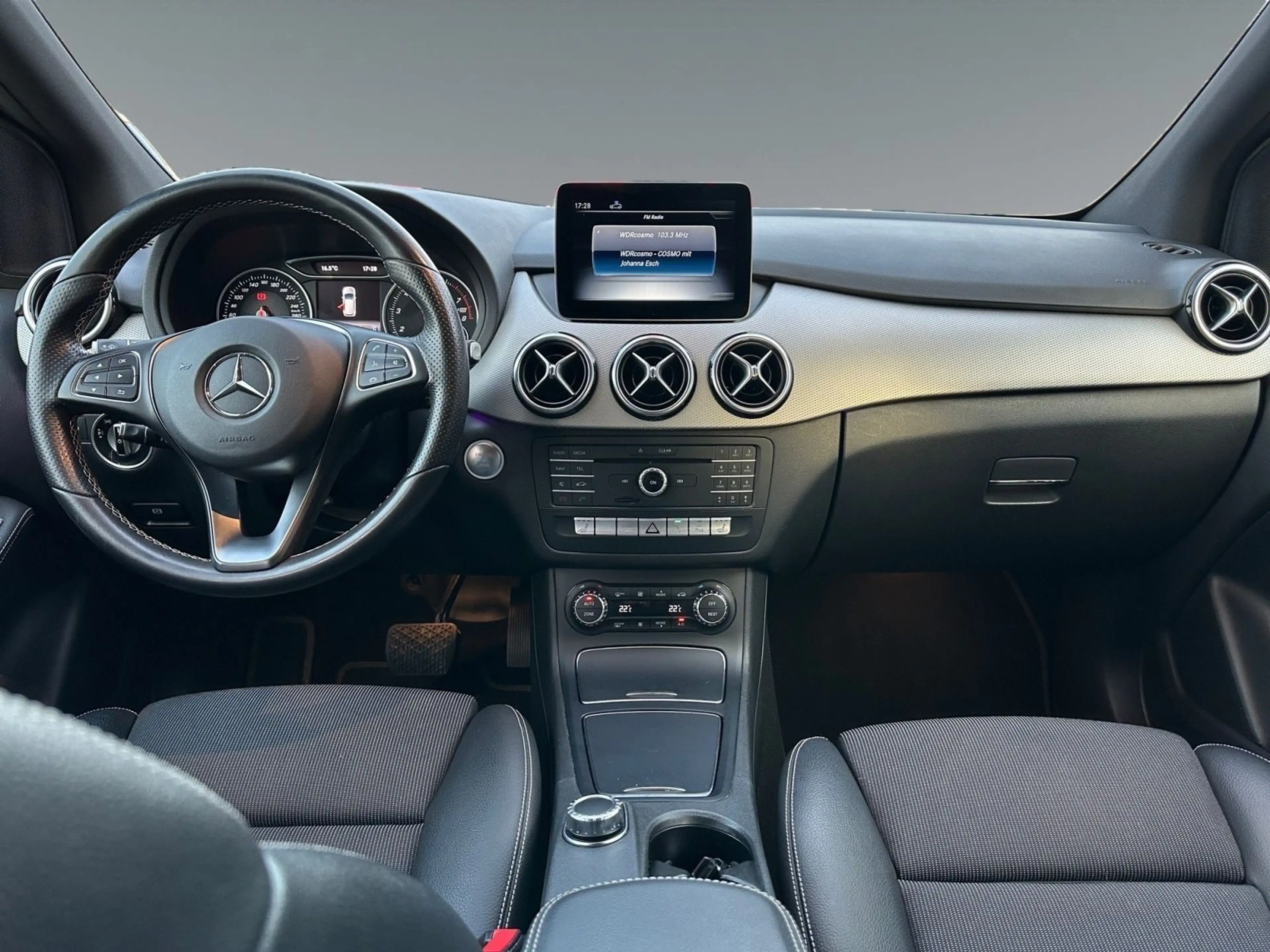 Mercedes-Benz B 200 Peak Edition /Automatik/ Kamera/LED/Scheckh.gepf — photo 10