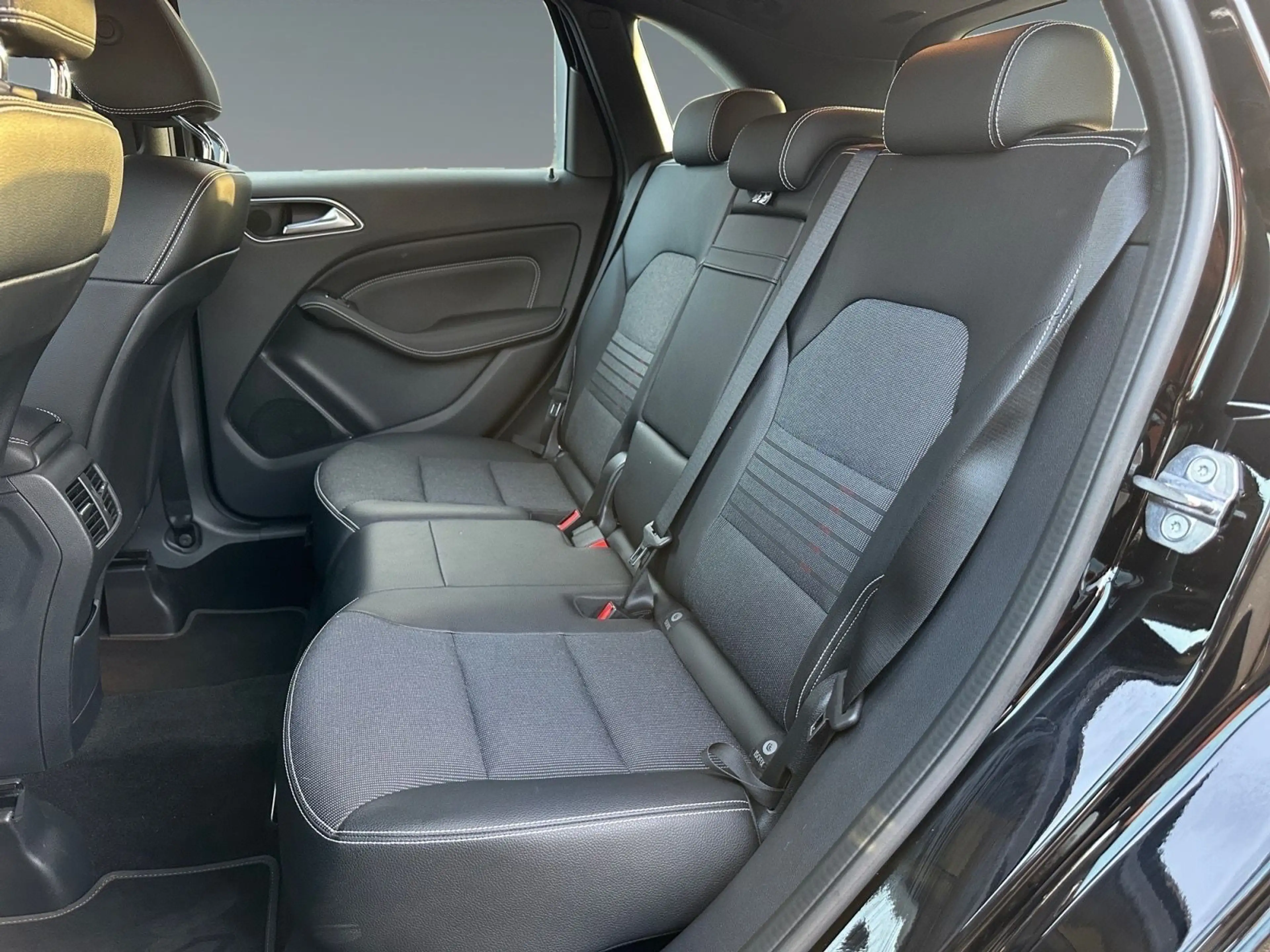 Mercedes-Benz B 200 Peak Edition /Automatik/ Kamera/LED/Scheckh.gepf — photo 12