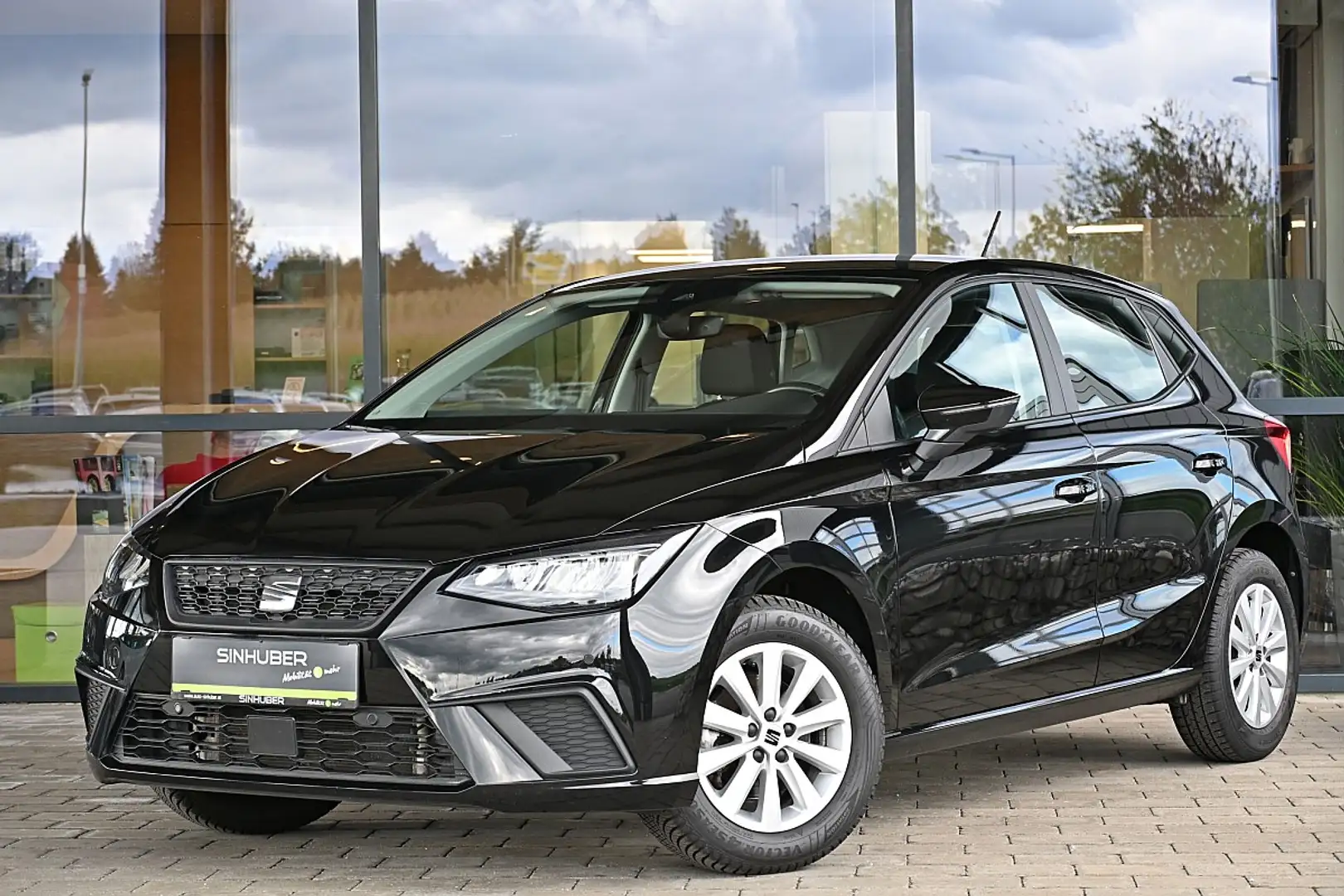 SEAT Ibiza 1,0 EcoTSI Style LED, Spurhalte, Apple CarPlay/... Schwarz - 1