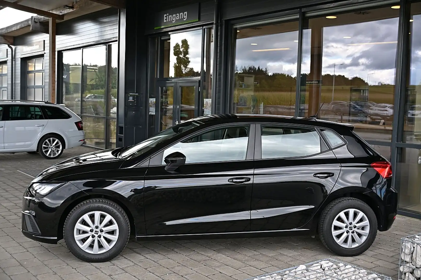 SEAT Ibiza 1,0 EcoTSI Style LED, Spurhalte, Apple CarPlay/... Schwarz - 2