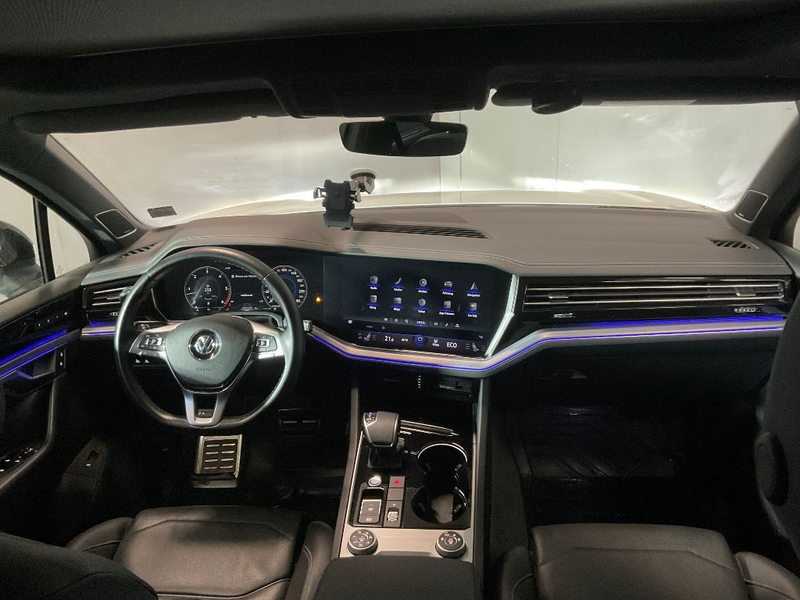 Volkswagen Touareg R-Line 4Motion V8 TDI — photo 9