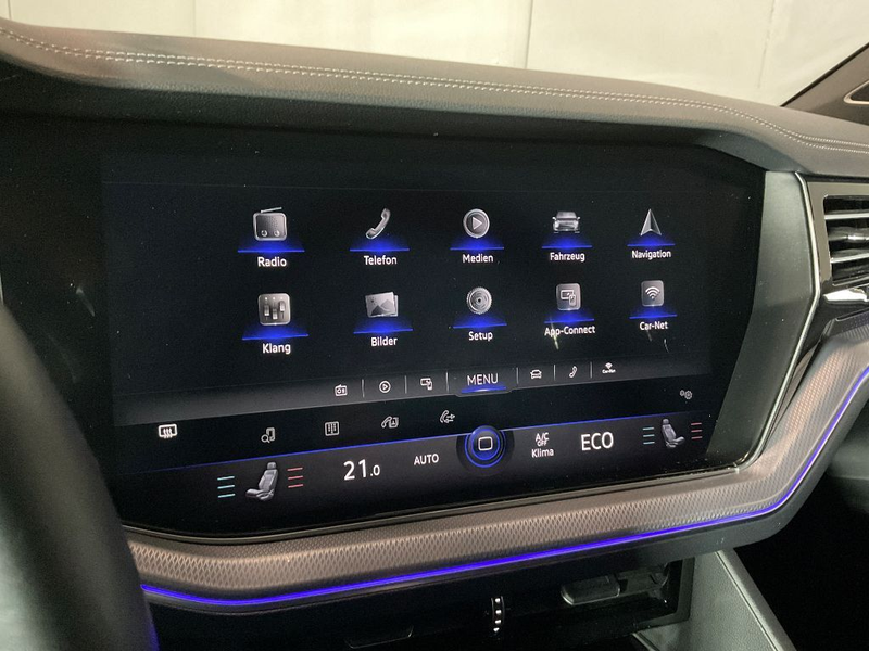 Volkswagen Touareg R-Line 4Motion V8 TDI — photo 11