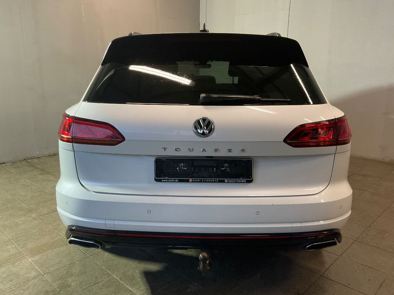 Volkswagen Touareg R-Line 4Motion V8 TDI — photo 6