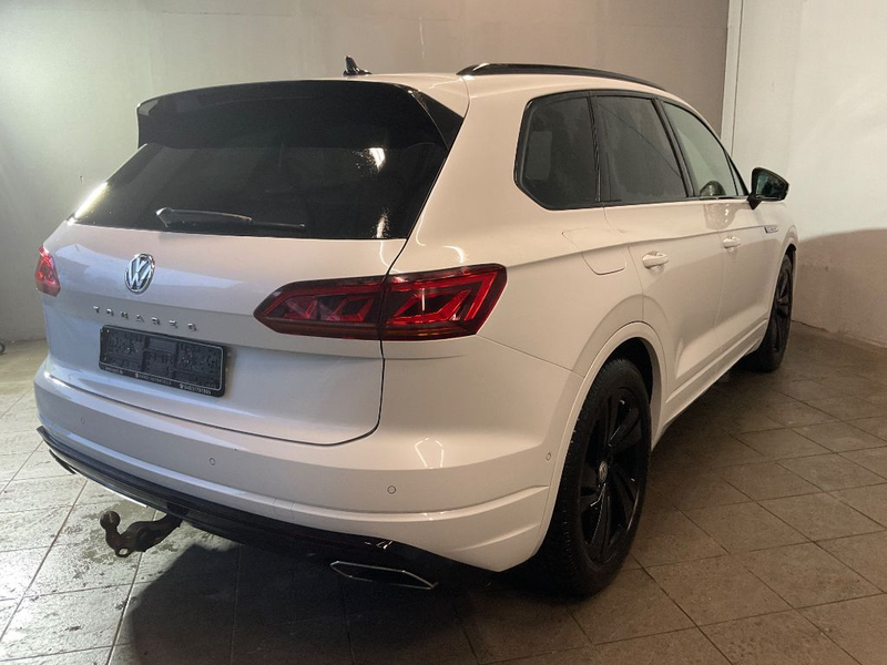 Volkswagen Touareg R-Line 4Motion V8 TDI — photo 5