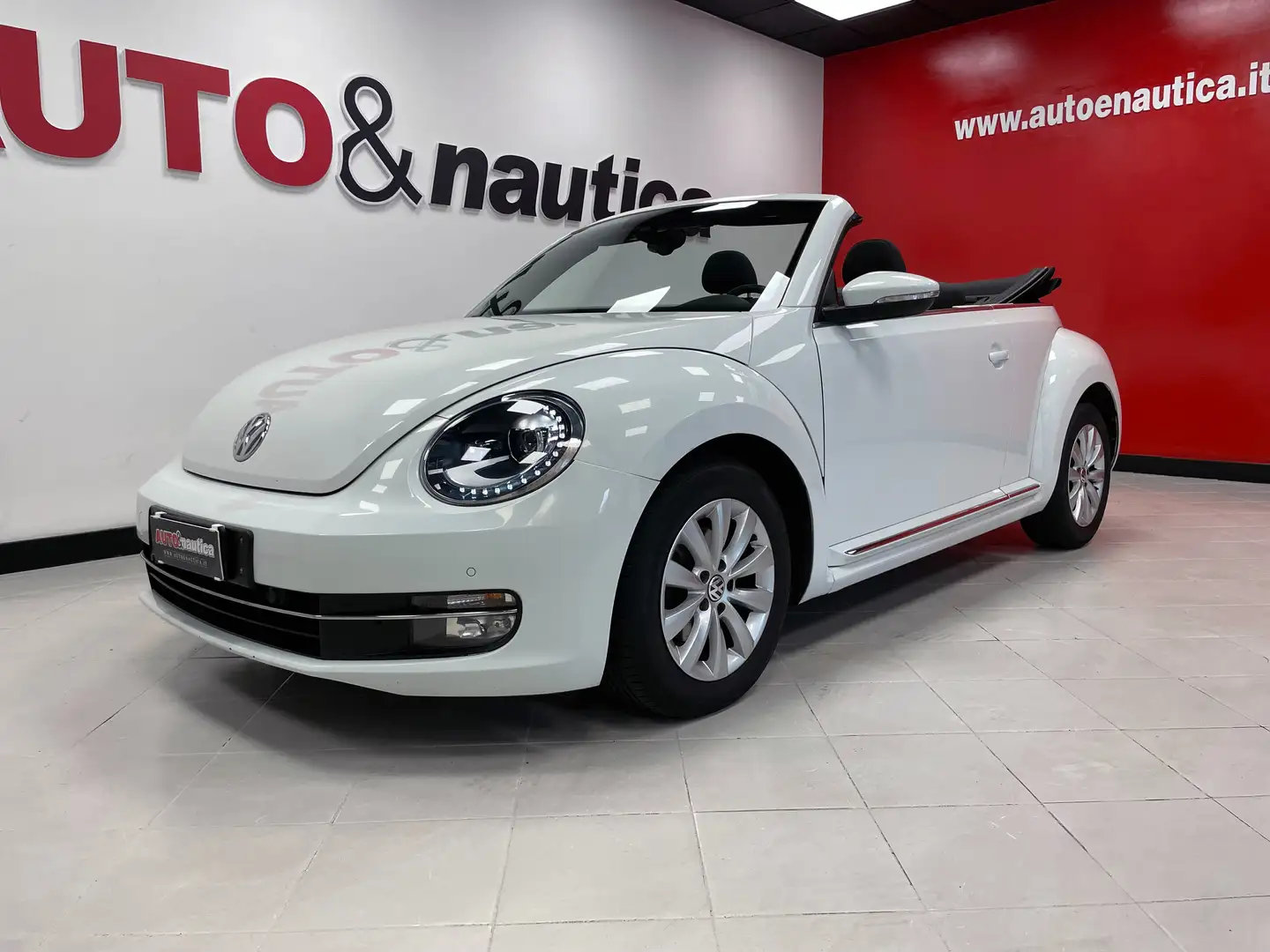 Volkswagen Maggiolino CABRIO 1.6 TDI DESIGN 105CV Blanc - 1