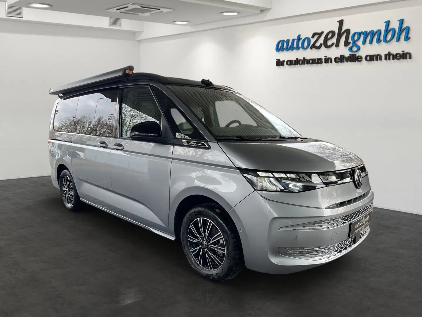 Volkswagen T7 California 2.0 TDi+Coast+Navi+AHK+Kamera+ACC+ Argintiu - 2