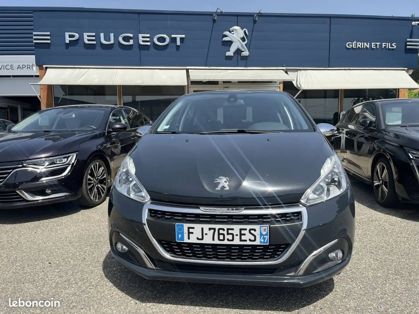 Peugeot 208 Puretech 82 Signature Grau - 2