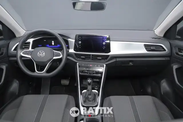 Volkswagen T-Roc view 9