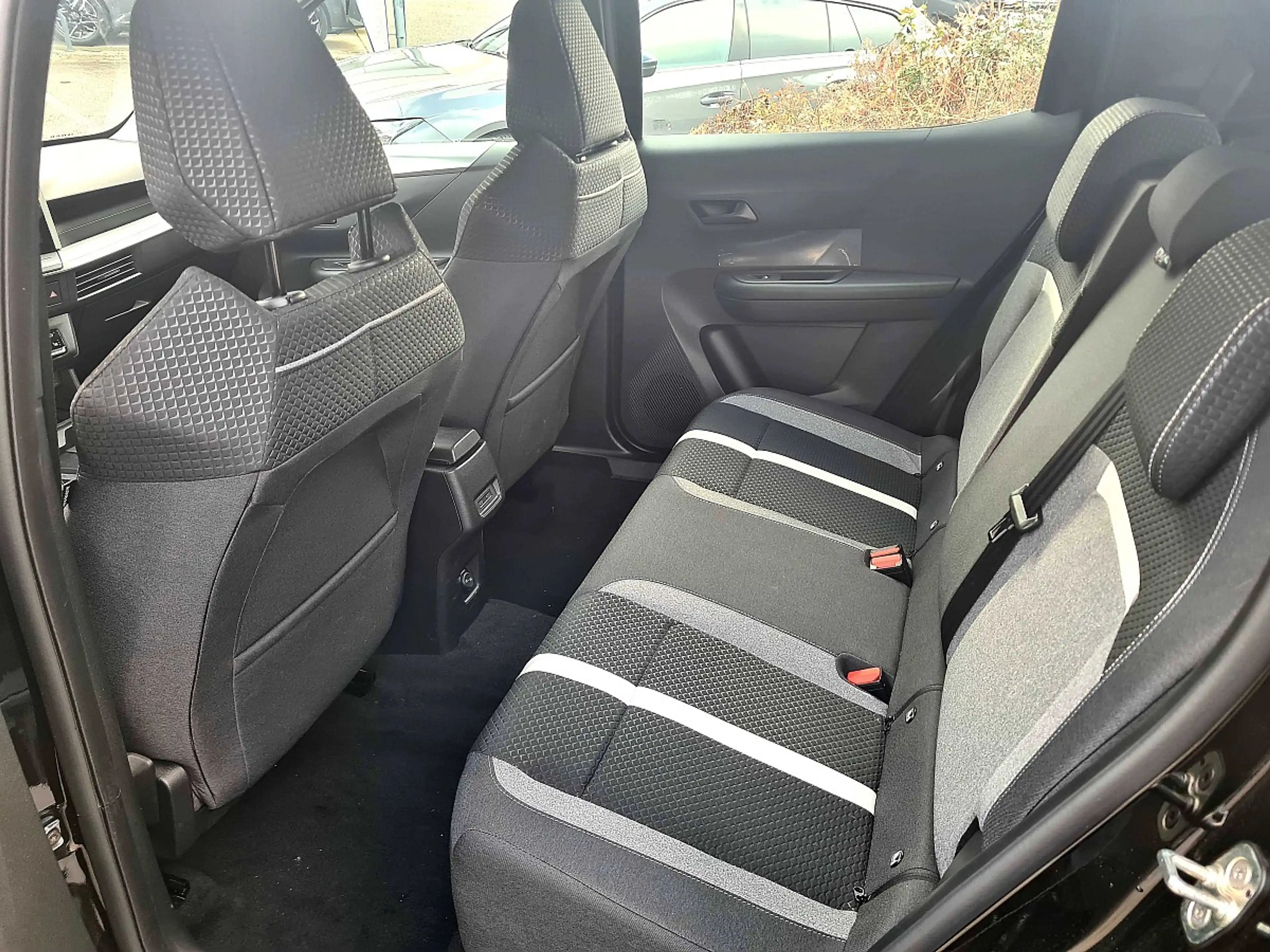 Opel Frontera 1.2 DI MHEV Edition Aut. Tech-Paket — photo 7