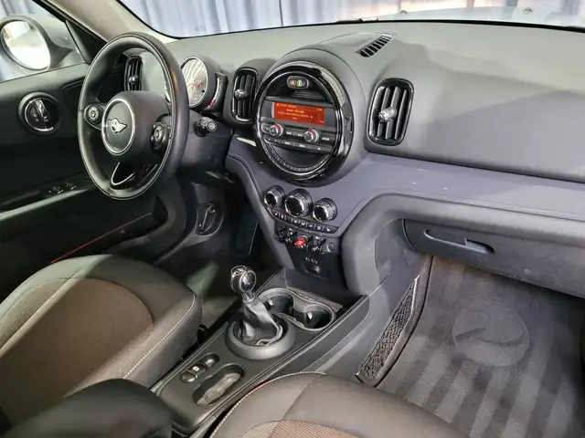 Mini Countryman view 11
