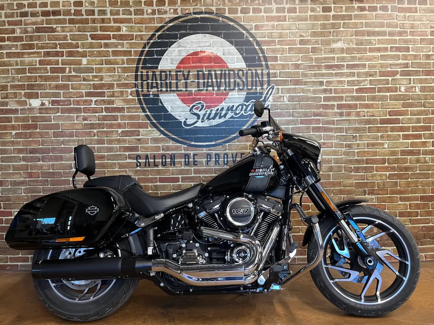 Harley-Davidson Sport Glide - 1
