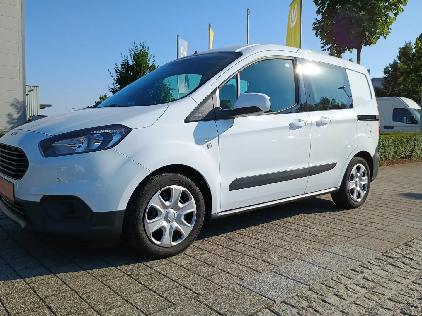 Ford Transit Courier Kombi Trend/Klima/PDC v+h/1.Hd/14 Tkm Blanco - 1
